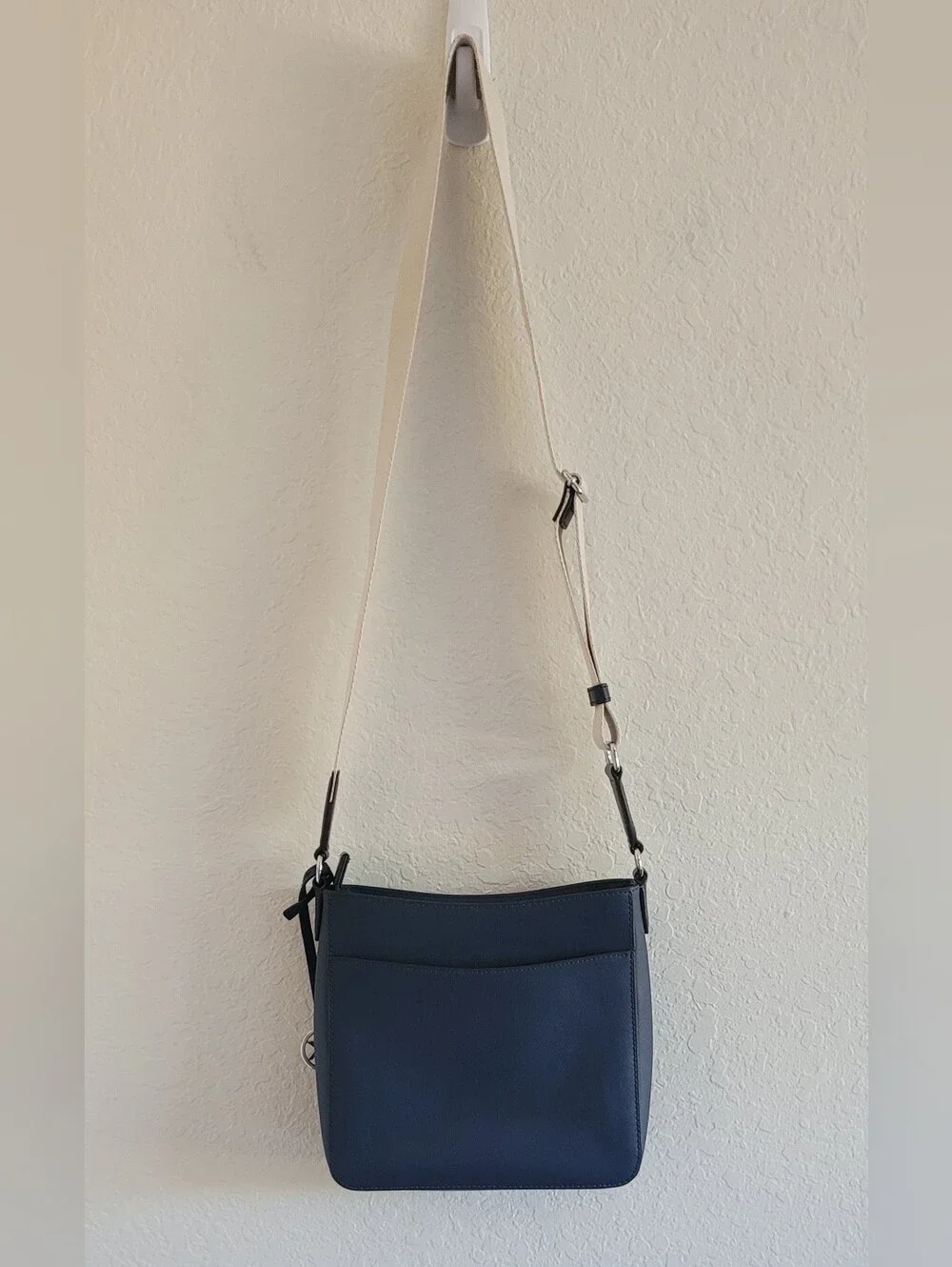 Michael Kors Jet Set Navy Small Crossbody Bag  Adjustable Strap. NWOT.